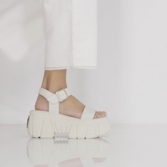 JOCHU WHITE PLATFORMS